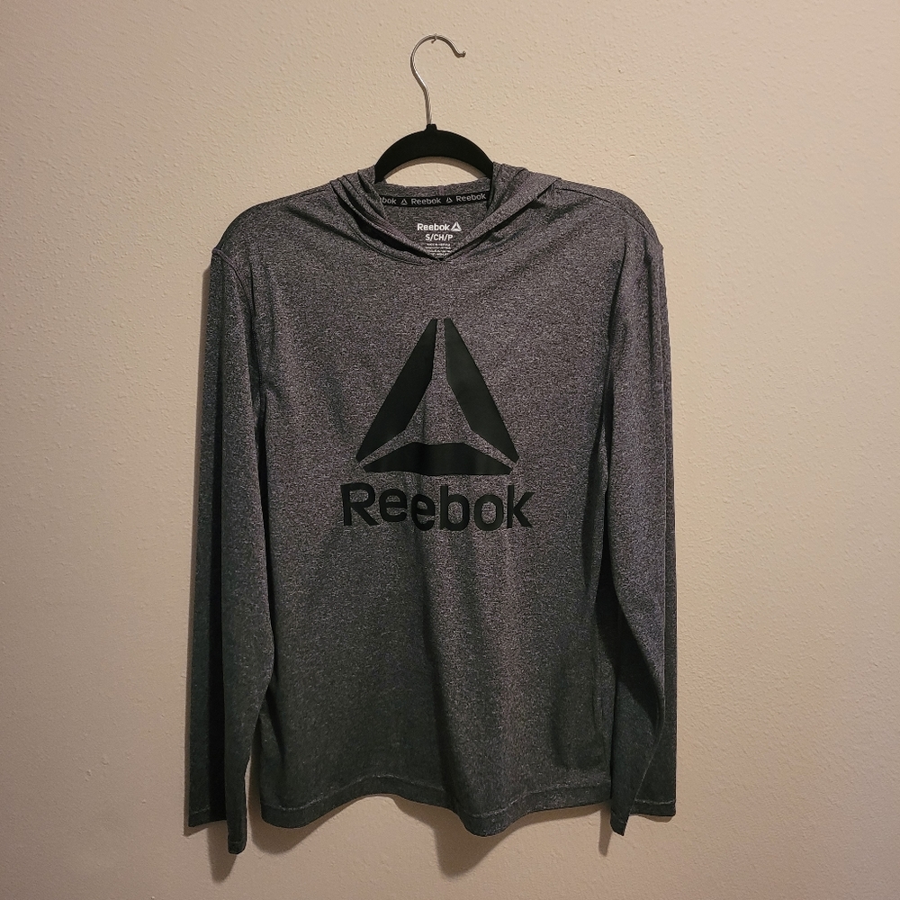 nice athletic Reebok sweatshirt!!!